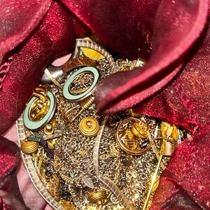 Mixed reseller jewelry lot